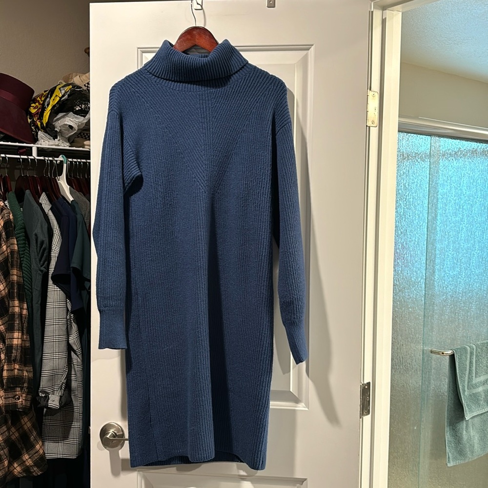 Ann taylor sweater dress. Color royal blue